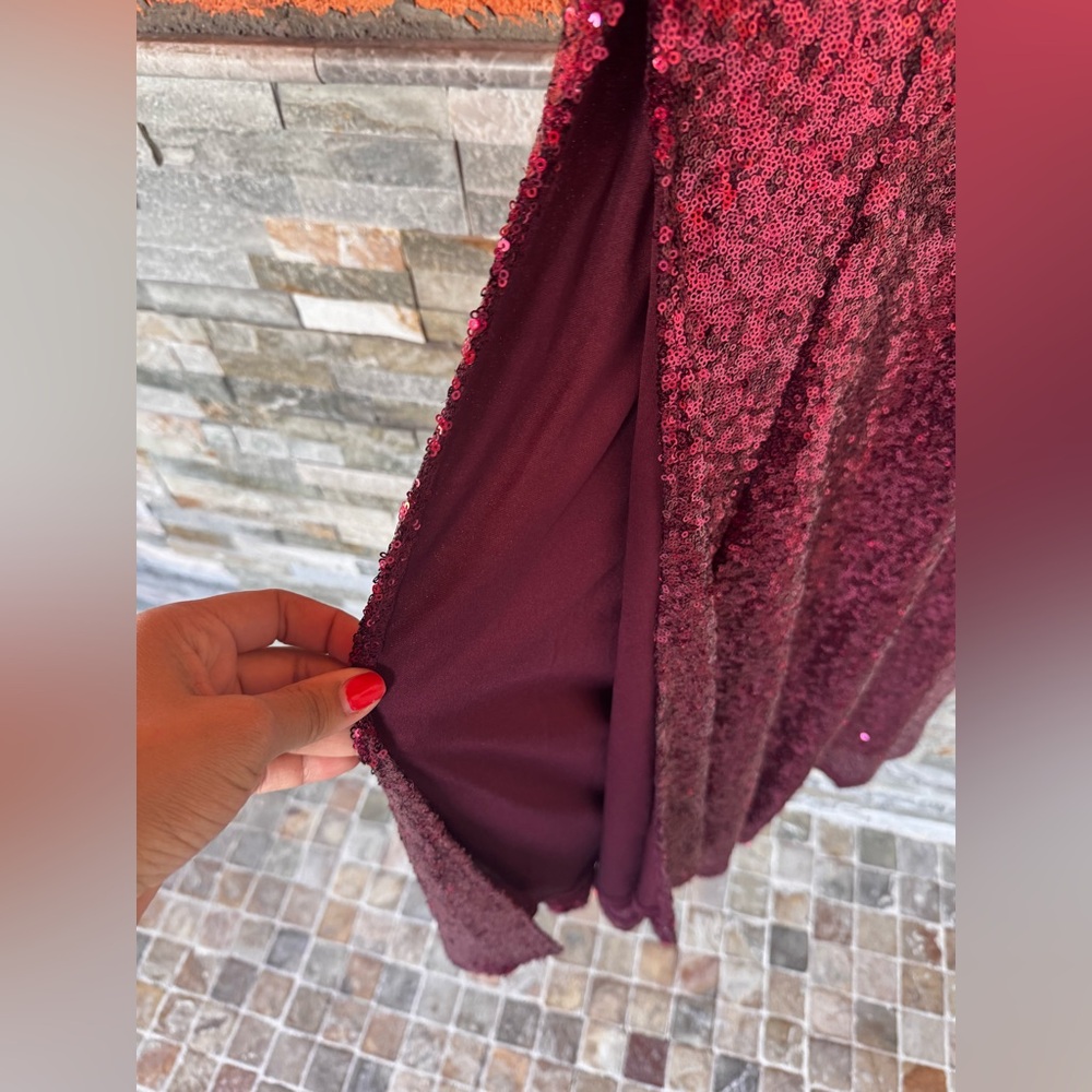 Elegant Burgundy Sequin Gown with slit on the side leg - Picture 4 of 4